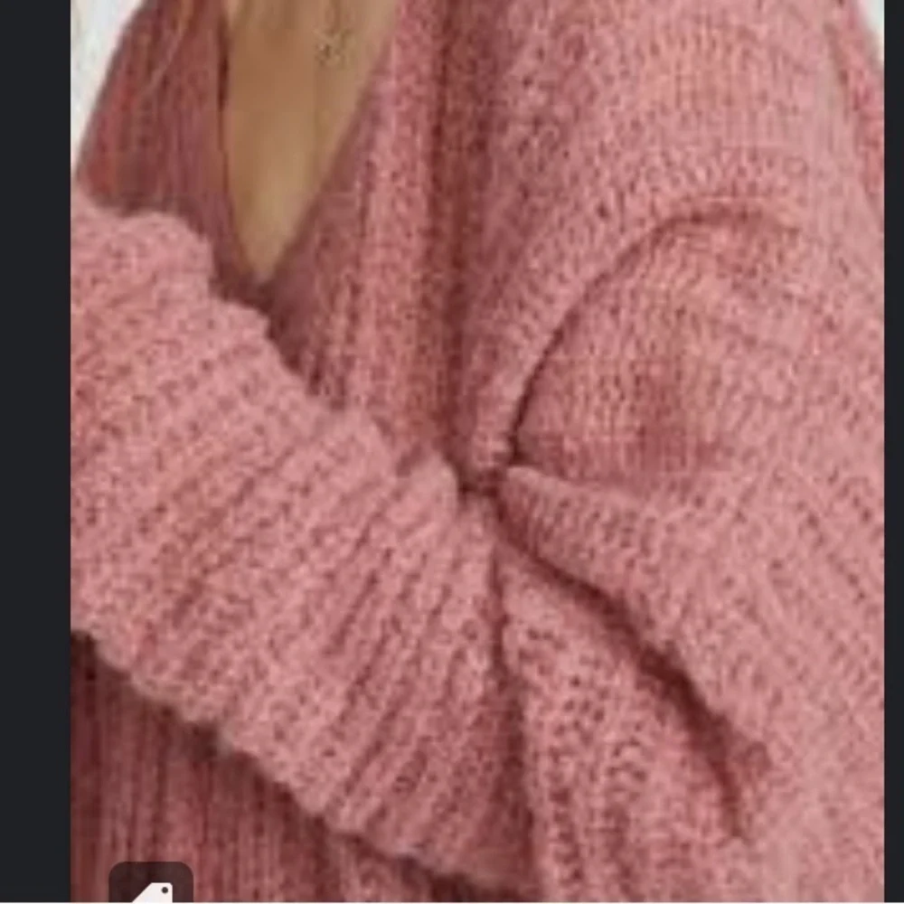 Free People Moonbeam slouchy extra wide Very low V neck alpaca sweater Sz M crop
